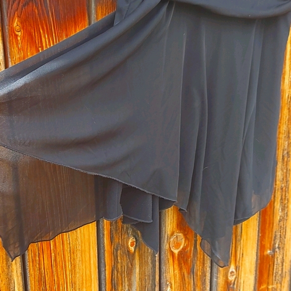 Le Chateau black flowing skirt - Picture 6 of 6